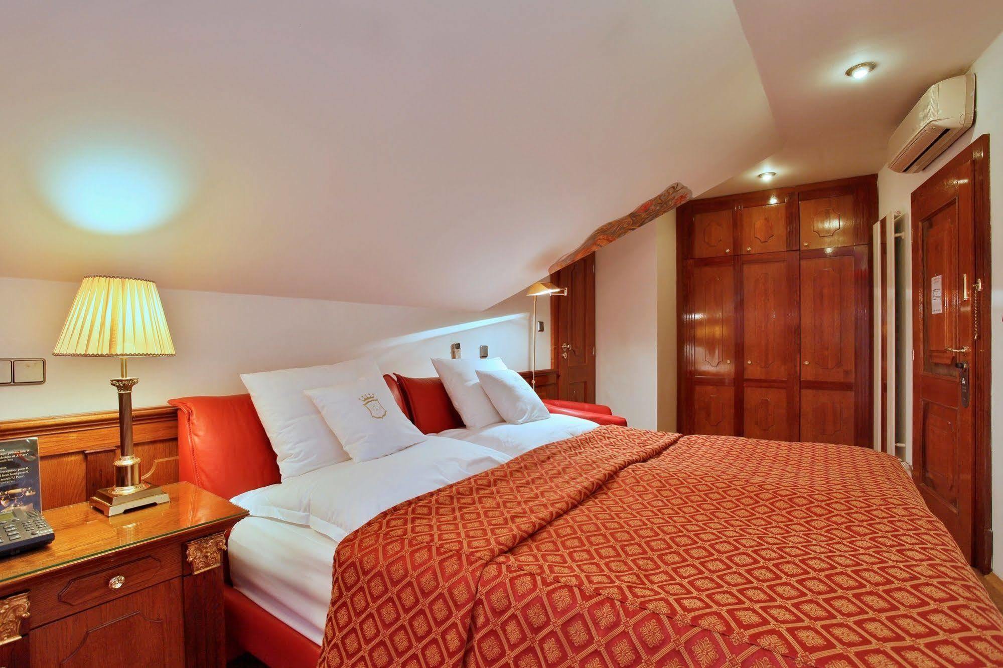 U Pava Hotel